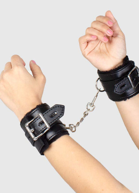 manette in ecopelle per giochi bdsm