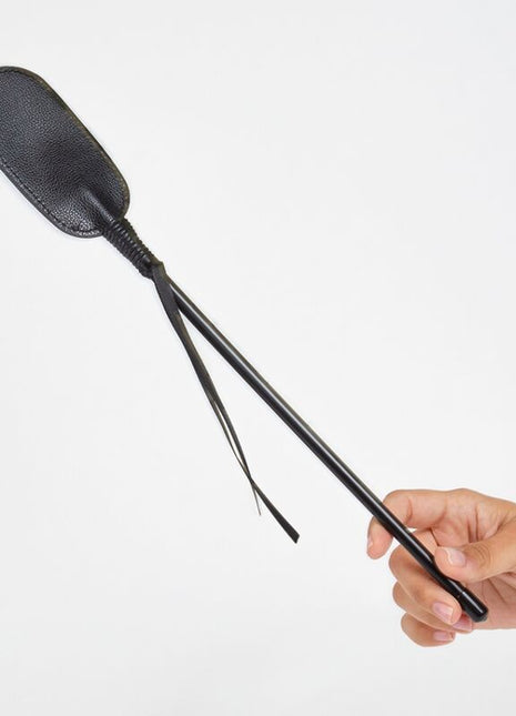 SECRET PLAY – Frusta nera in pelle vegana 40 cm